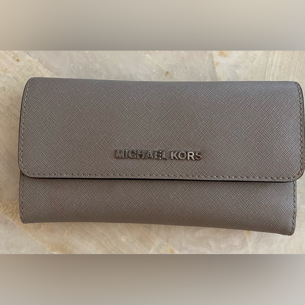 Michael Kors tri fold wallet grey